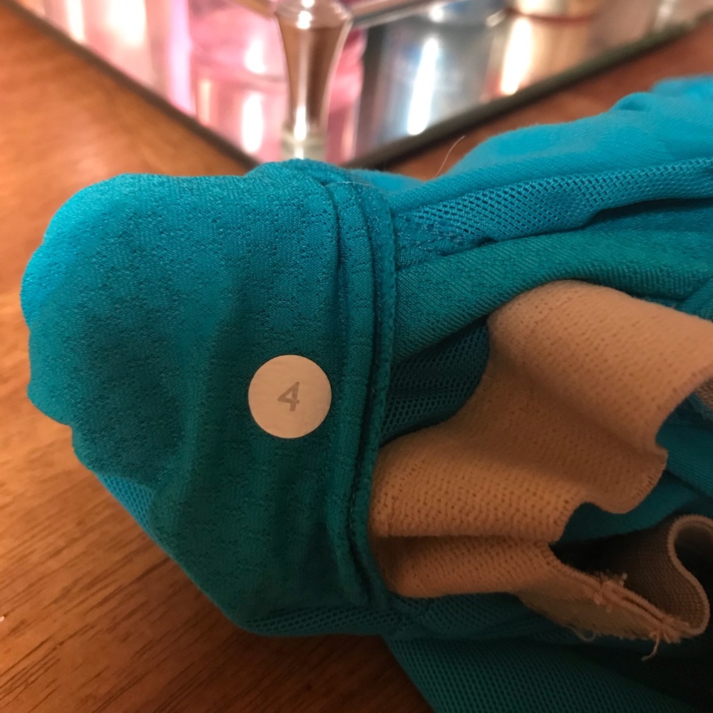 Lululemon Deep Breath Tank Top" Turquoise-Size 4 Good Condition - Picture 8 of 11